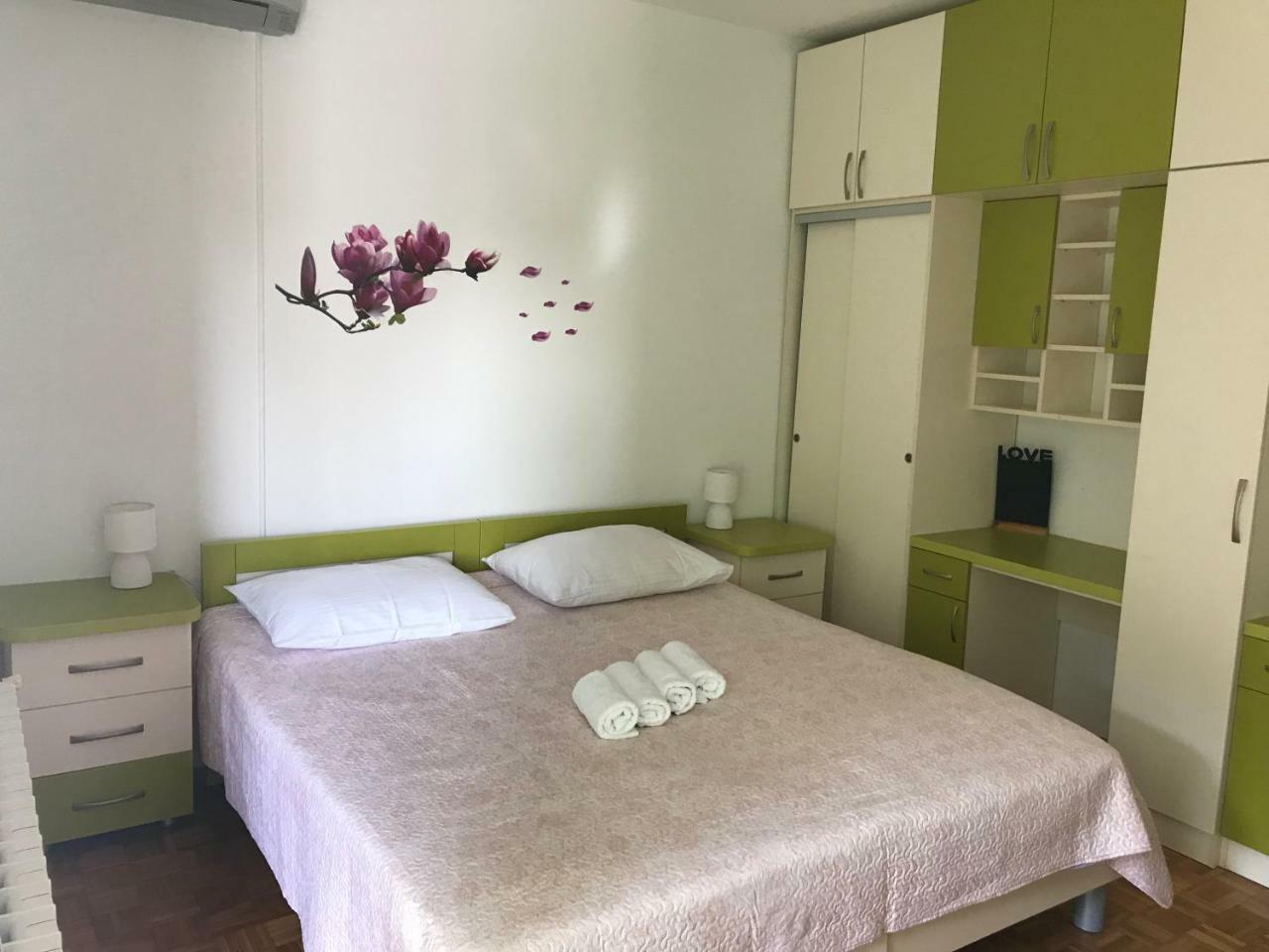 Apartman Ive Starigrad Paklenica Exterior photo