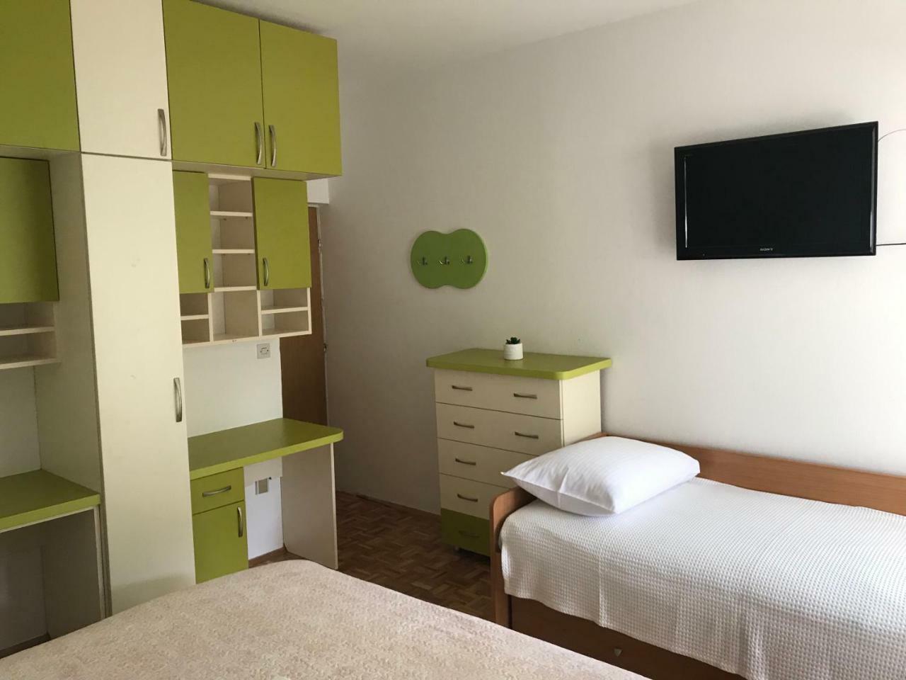 Apartman Ive Starigrad Paklenica Exterior photo