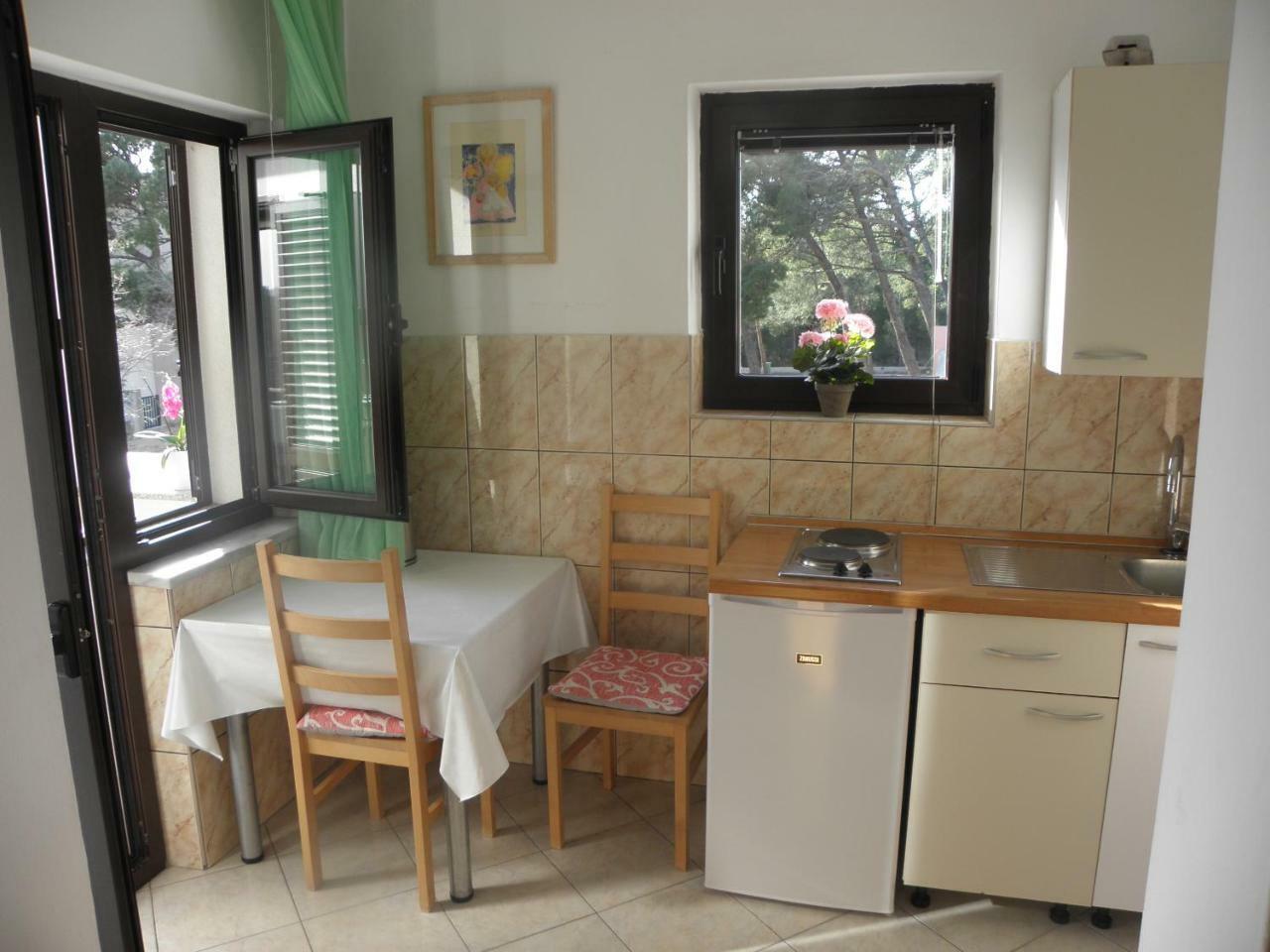 Apartman Ive Starigrad Paklenica Exterior photo